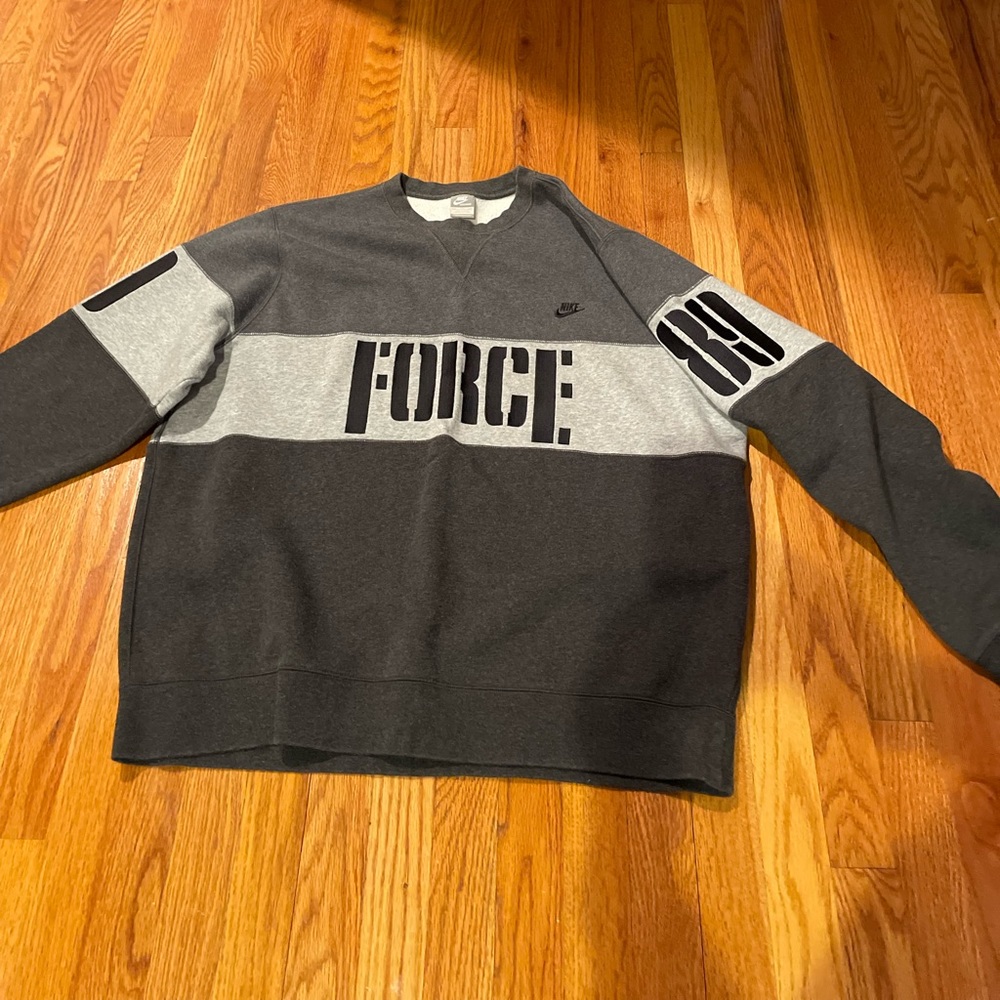 Nike Men’s Sweater XXL grey block
